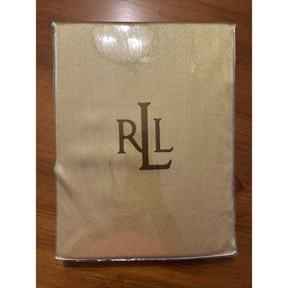 Ralph Lauren Home Tuxedo Crest Gold Tablecloth Rectangular 70x104 New - Picture 1 of 4